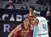 爱游戏在线-关于黄蜂队新赛季开门红，全面升级期待未来的信息