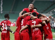 爱游戏体育-亚冠比赛现场火爆，球迷热情高涨的简单介绍