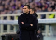 爱游戏在线-球队主帅下课传闻不断，球队形势岌岌可危