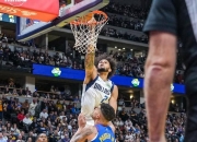 爱游戏在线-独行侠客场不敌掘金，难挡失利势头的简单介绍