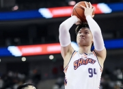 爱游戏入口-包含体育界精彩对决：球员们奋力拼搏备受称赞的词条