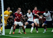 爱游戏在线-曼联客场一球小胜，终结对手主场连胜