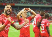 爱游戏在线-比赛气氛瞬间升温，球员拼搏精神彰显的简单介绍