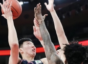 爱游戏官方-关于篮球比赛中双方实力悬殊，一方轻取胜利的信息