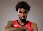 爱游戏tv-包含火箭控卫手感冰凉，球队进攻效率有待提升的词条