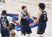 爱游戏官网-凯尔特人击溃独行侠，取得五连胜