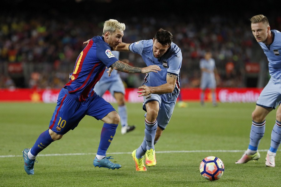 传奇前锋力战羊城，雄心勃勃献一战碑的简单介绍