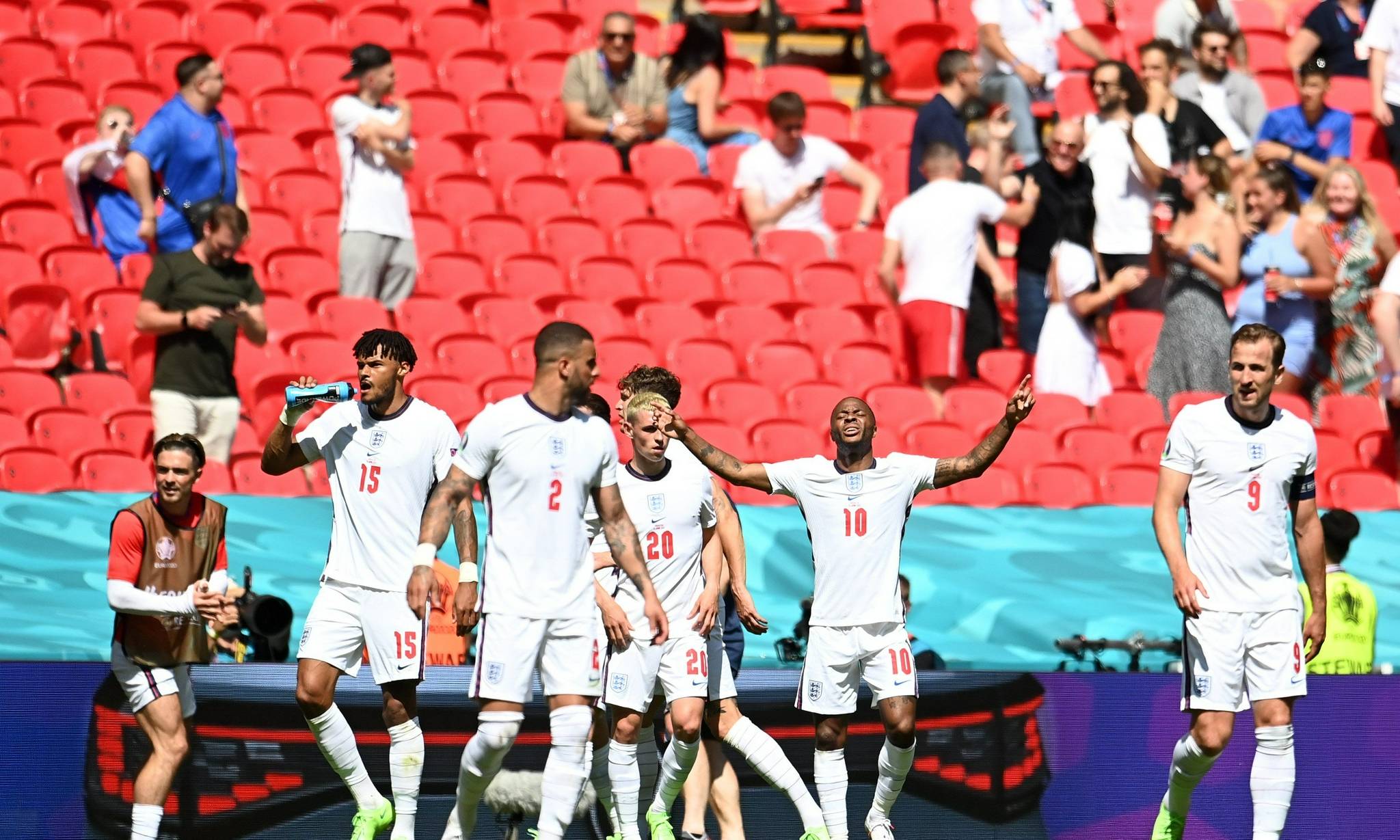 关于威尔士针锋相对,欧国联赛赛场气氛愈加紧张!的信息 关于威尔士针锋相对,欧国联赛赛场气氛愈加紧张!的信息