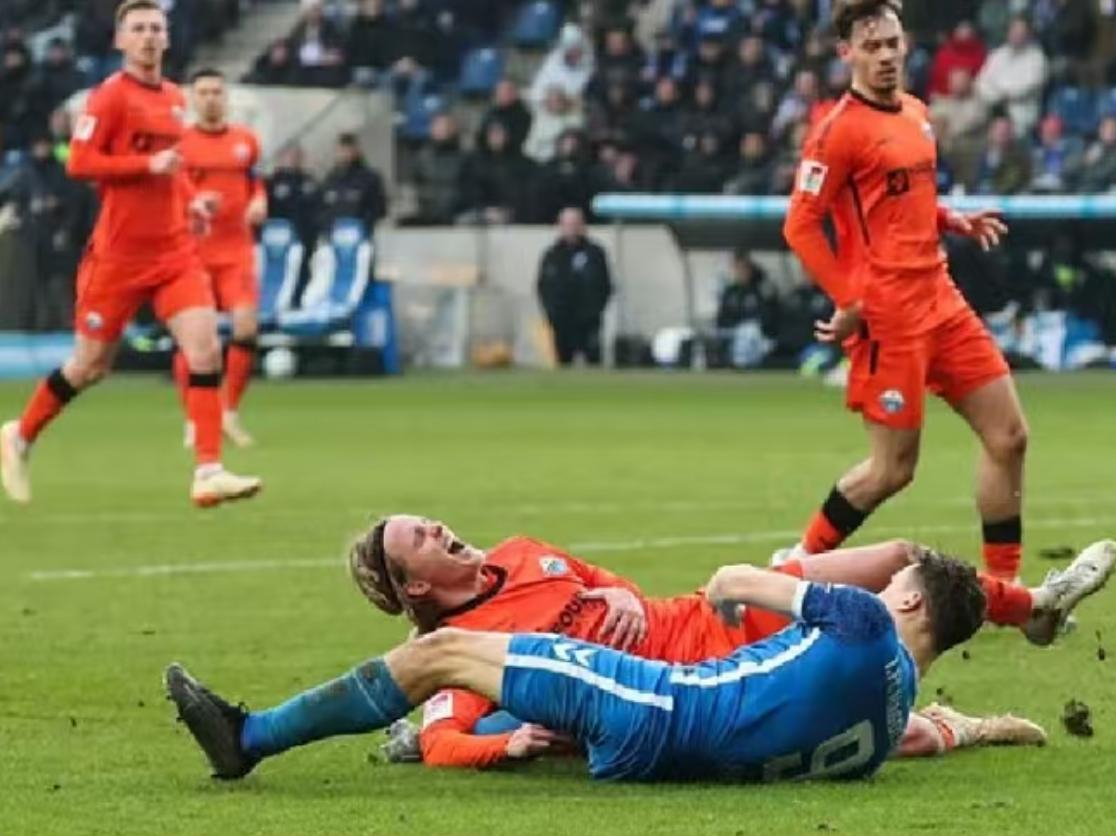 球员们短暂休息,现场气氛紧张刺激的简单介绍 球员们短暂休息,现场气氛紧张刺激的简单介绍