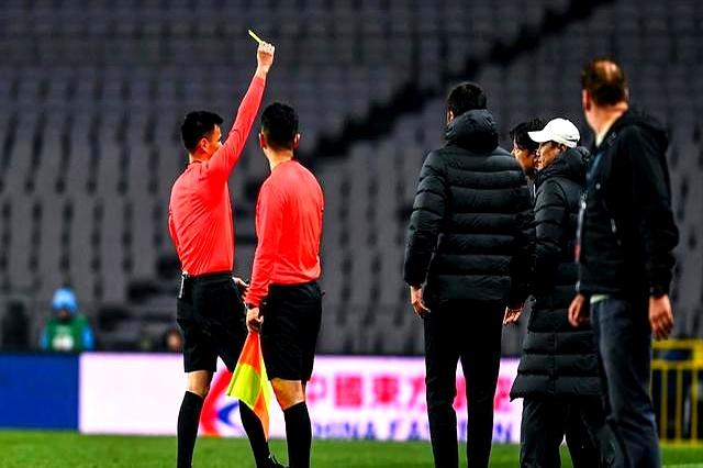 争议连连，中超联赛裁判备受质疑