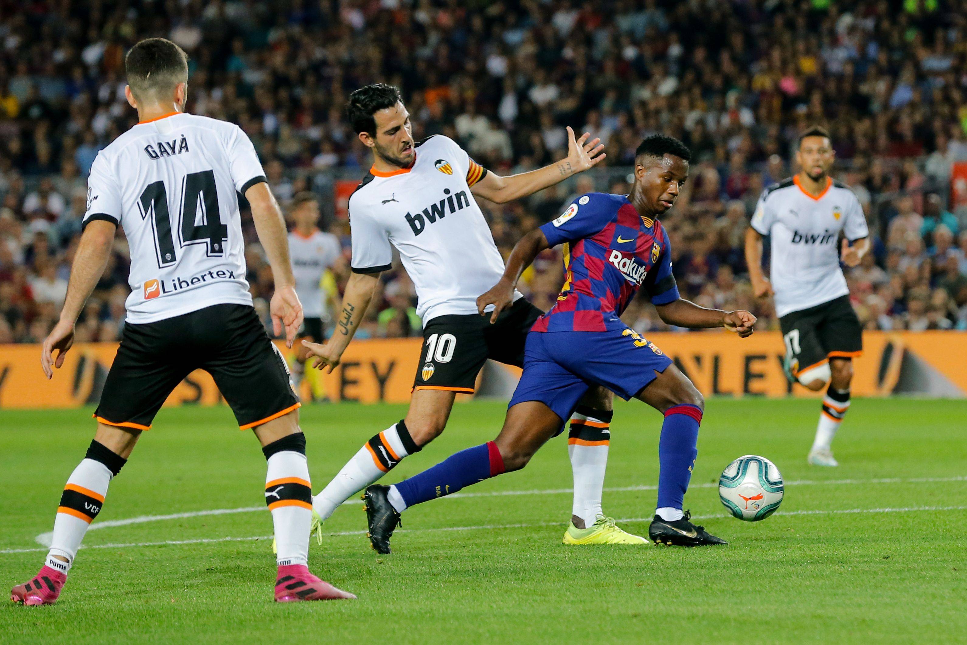 热门足球比赛正酝酿中,球员们全力以赴迎接挑战 热门足球比赛正酝酿中,球员们全力以赴迎接挑战