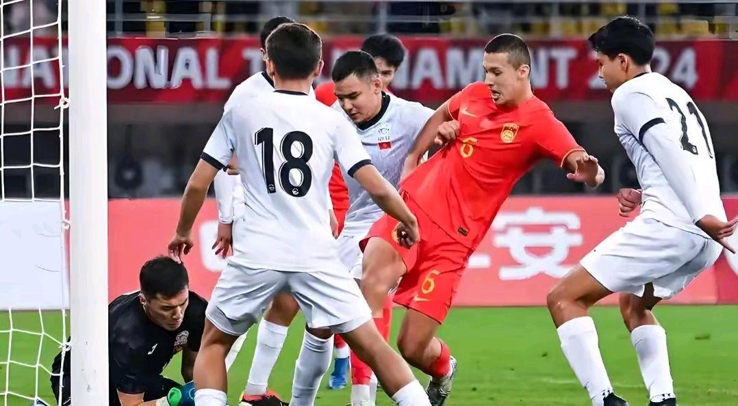 国家队备战世界杯，备战战术调整训练