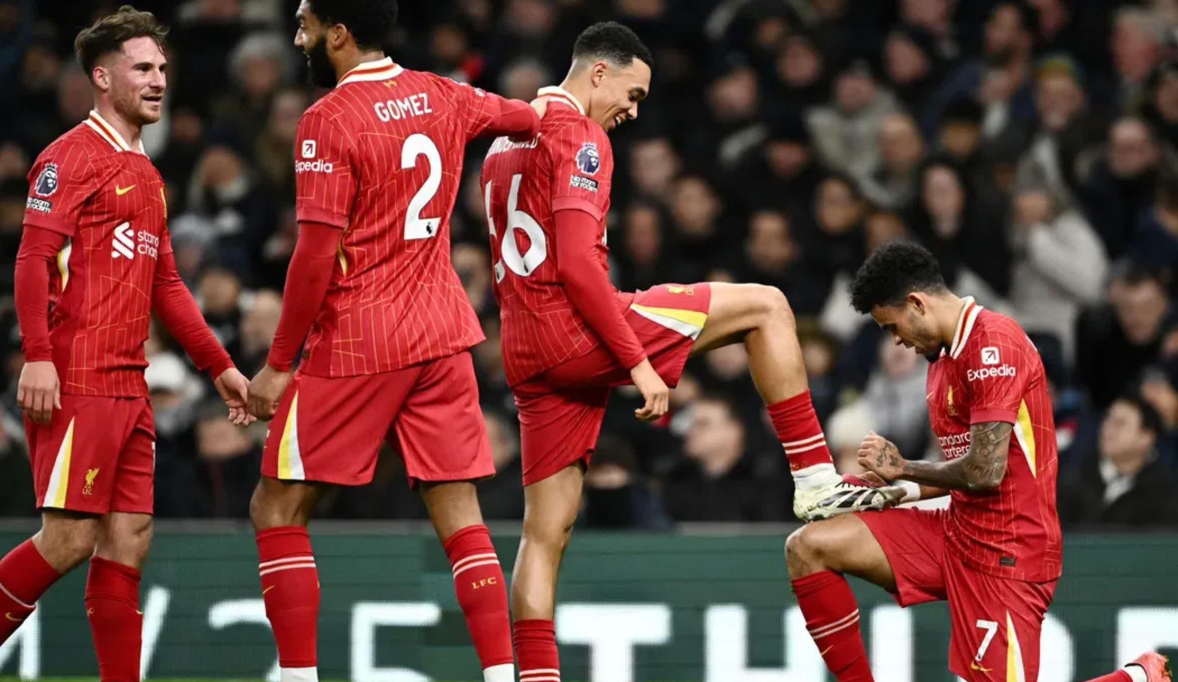 关于赛场硝烟弥漫,双方角逐不分上下的信息 关于赛场硝烟弥漫,双方角逐不分上下的信息