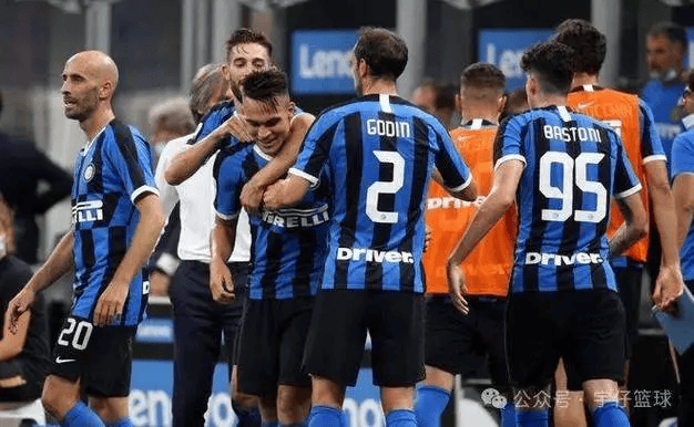 包含卡利亚里队员训练专注备战下一轮联赛的词条 包含卡利亚里队员训练专注备战下一轮联赛的词条