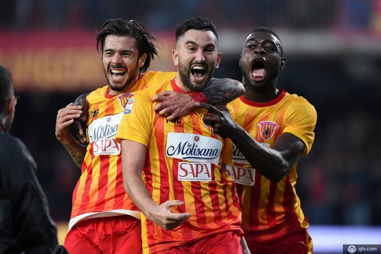 克罗托内客场大败,保级前景堪忧的简单介绍 克罗托内客场大败,保级前景堪忧的简单介绍