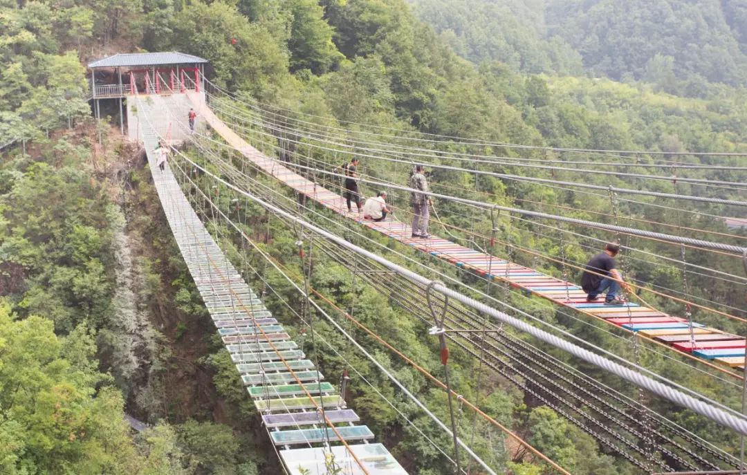 对手招数精湛，比赛中惊险刺激瞬间连连发生