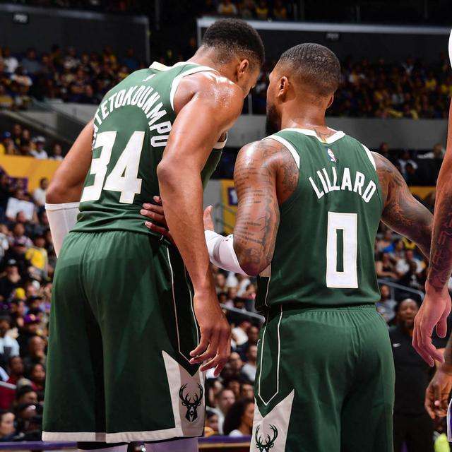 雄鹿全队士气高涨,备战下一场比赛 雄鹿全队士气高涨,备战下一场比赛