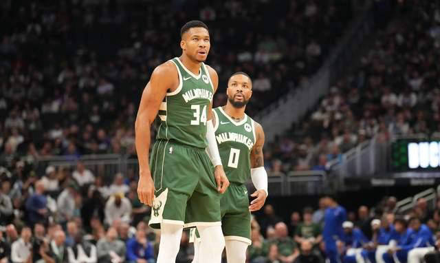 雄鹿全队士气高涨,备战下一场比赛 雄鹿全队士气高涨,备战下一场比赛