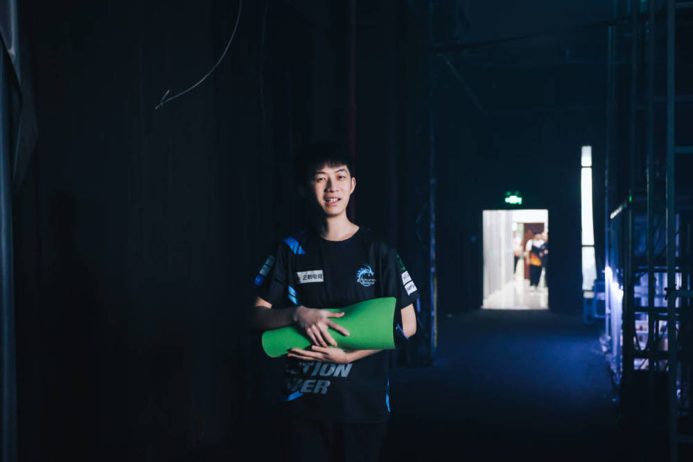 热血搏杀!全队无畏困难,一路披荆斩棘的简单介绍 热血搏杀!全队无畏困难,一路披荆斩棘的简单介绍