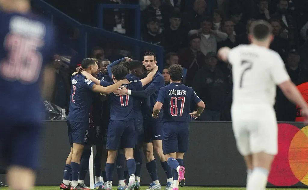 巴黎圣日耳曼击败里昂,前进势头不减的简单介绍 巴黎圣日耳曼击败里昂,前进势头不减的简单介绍