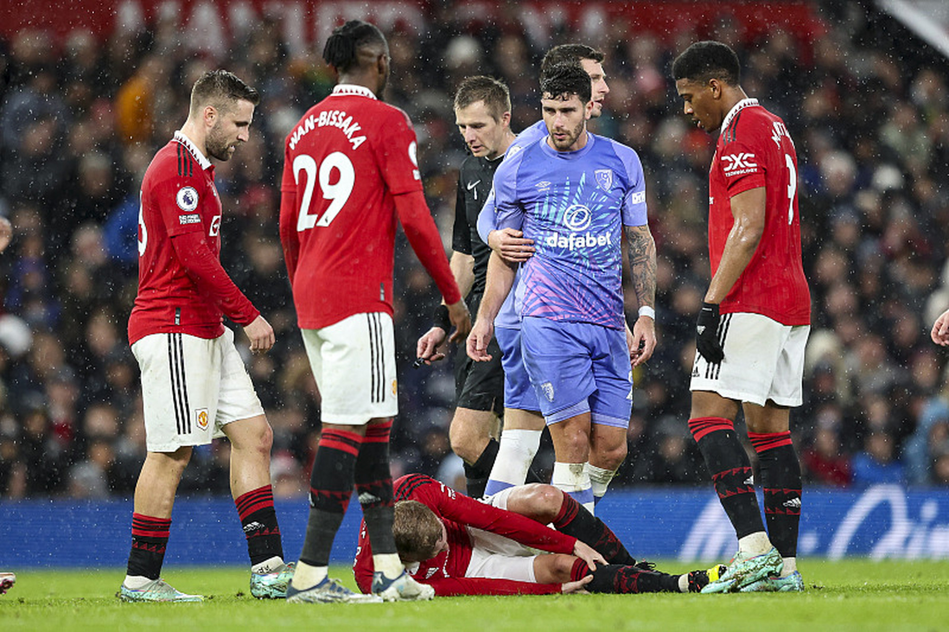 曼城中场接受伤病治疗,赛季报销 曼城中场接受伤病治疗,赛季报销