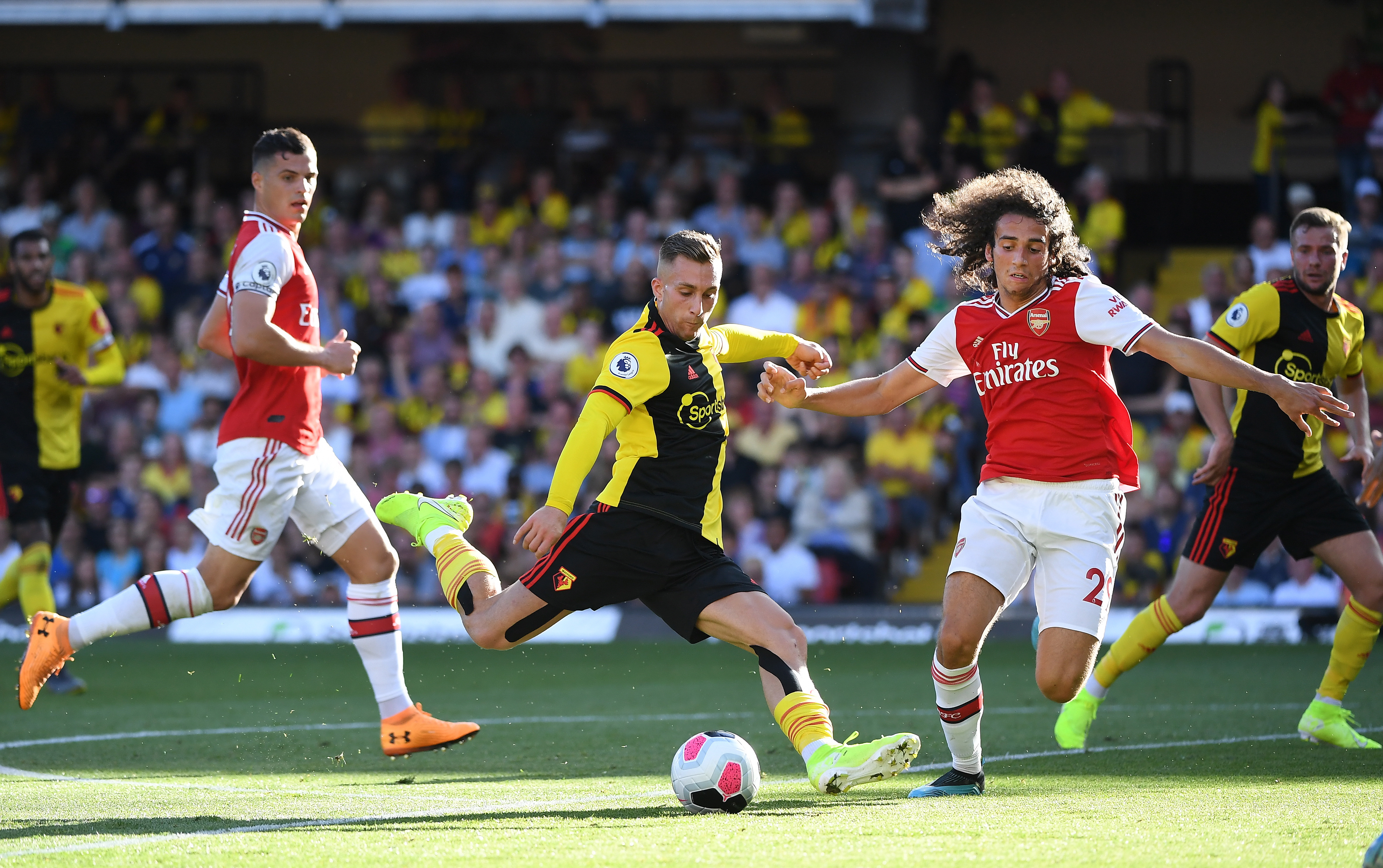 关于阿森纳-小胜沃特福德,守住领先地位的信息 关于阿森纳-小胜沃特福德,守住领先地位的信息