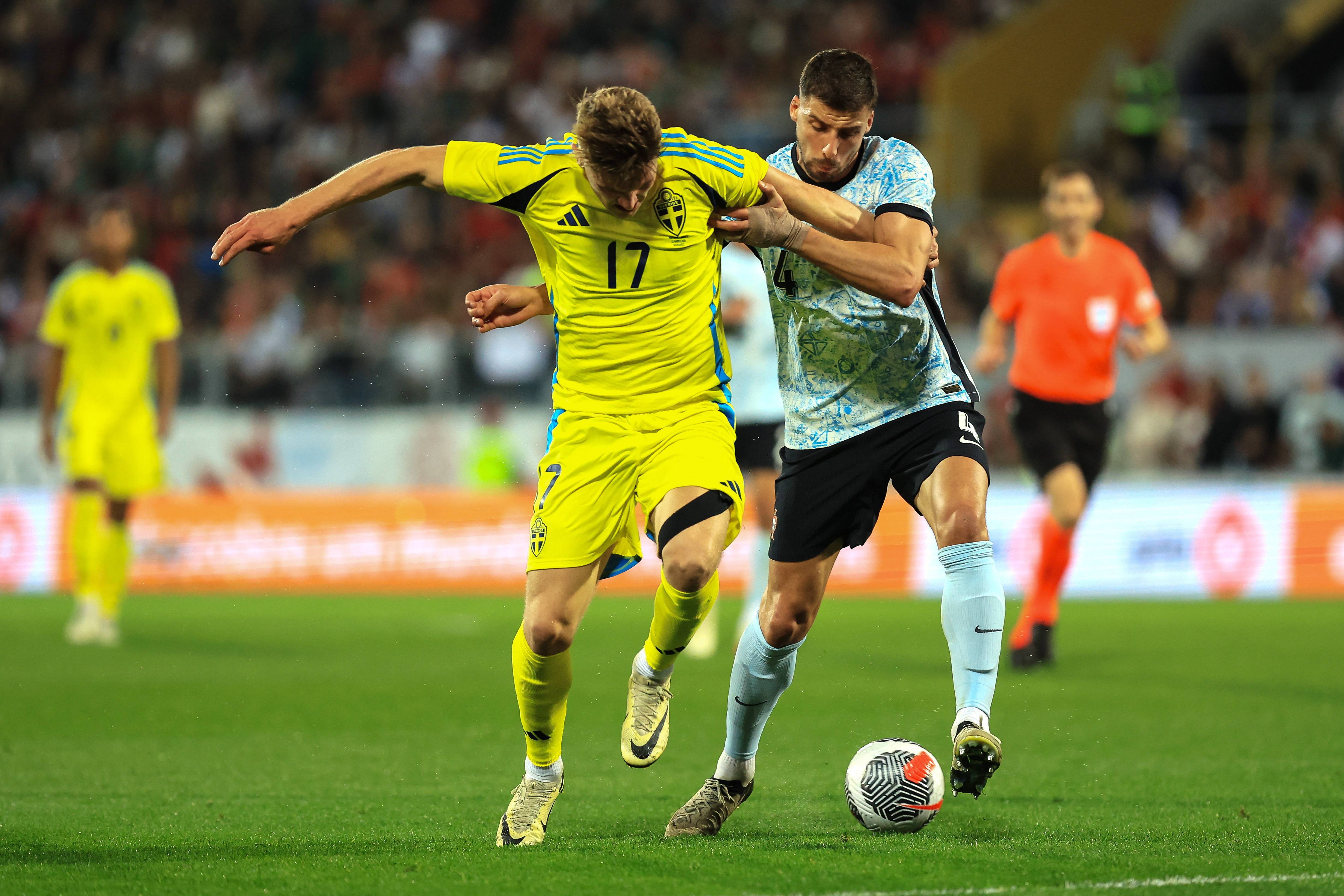 震撼比赛!欧洲足球联赛中球队实力碰撞 震撼比赛!欧洲足球联赛中球队实力碰撞