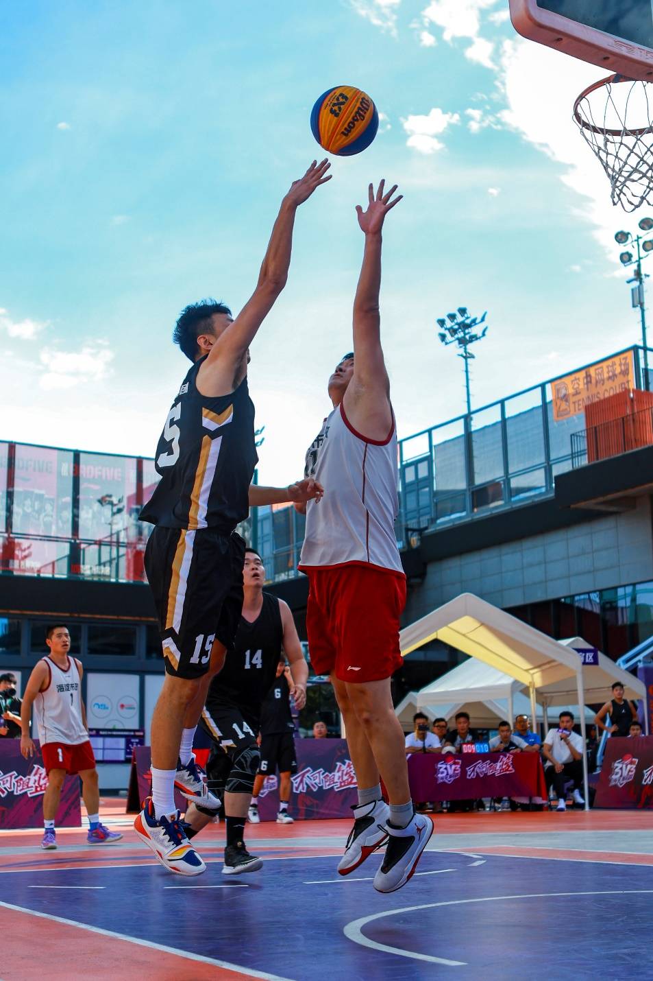 全力拼搏!国内篮球赛事积极开展的简单介绍 全力拼搏!国内篮球赛事积极开展的简单介绍