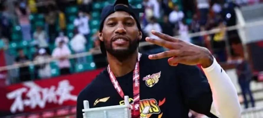 老将回归,球队士气大振展现实力 老将回归,球队士气大振展现实力