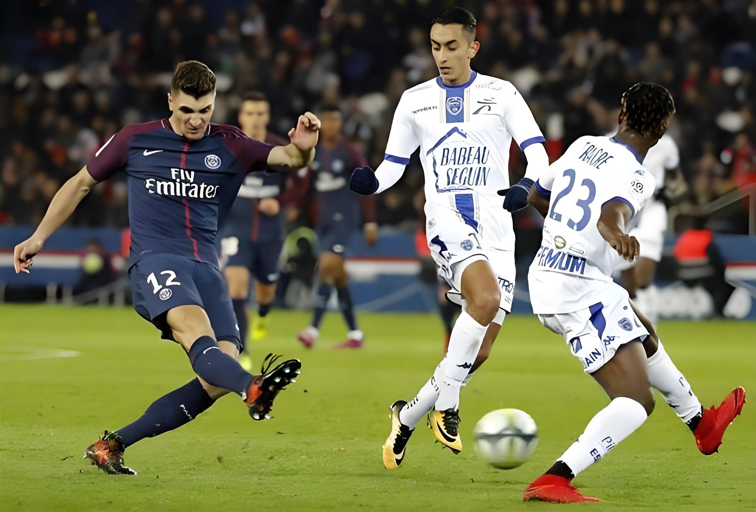 关于欧洲足球职业联赛比赛技术相仿的信息