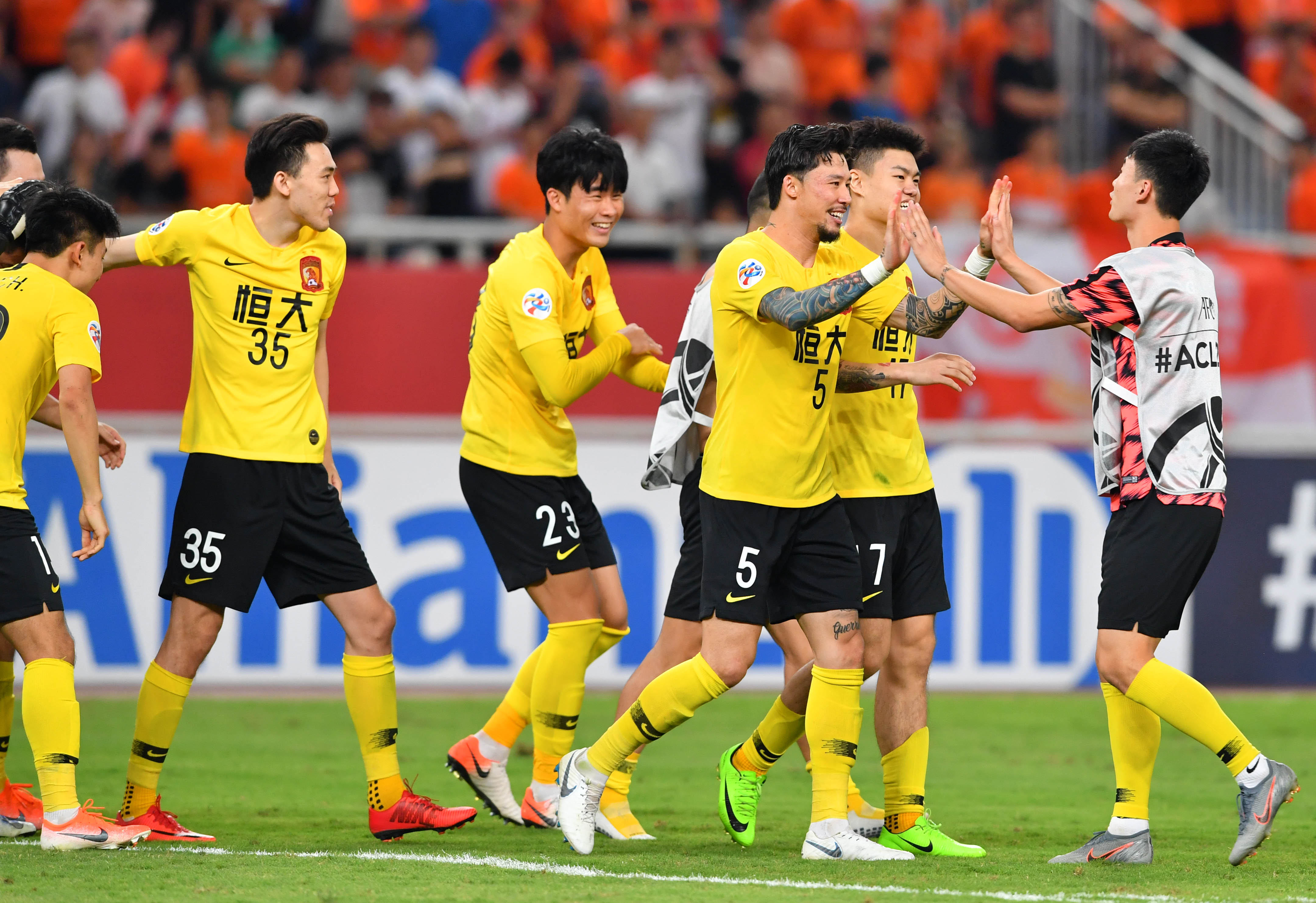 广州恒大主场取胜山东鲁能,领跑榜首拉开差距!的简单介绍 广州恒大主场取胜山东鲁能,领跑榜首拉开差距!的简单介绍