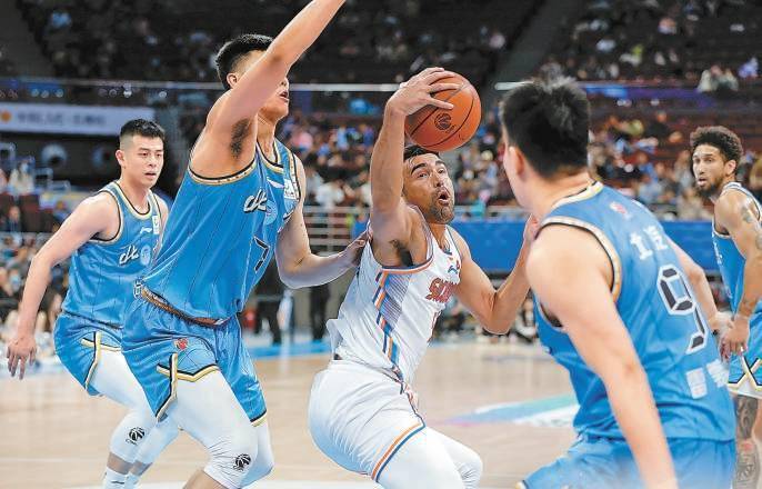 北京队主场大胜,取得五连胜 北京队主场大胜,取得五连胜