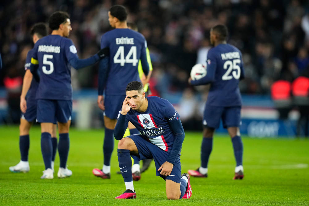 马赛球员在法甲比赛中取得胜利 马赛球员在法甲比赛中取得胜利