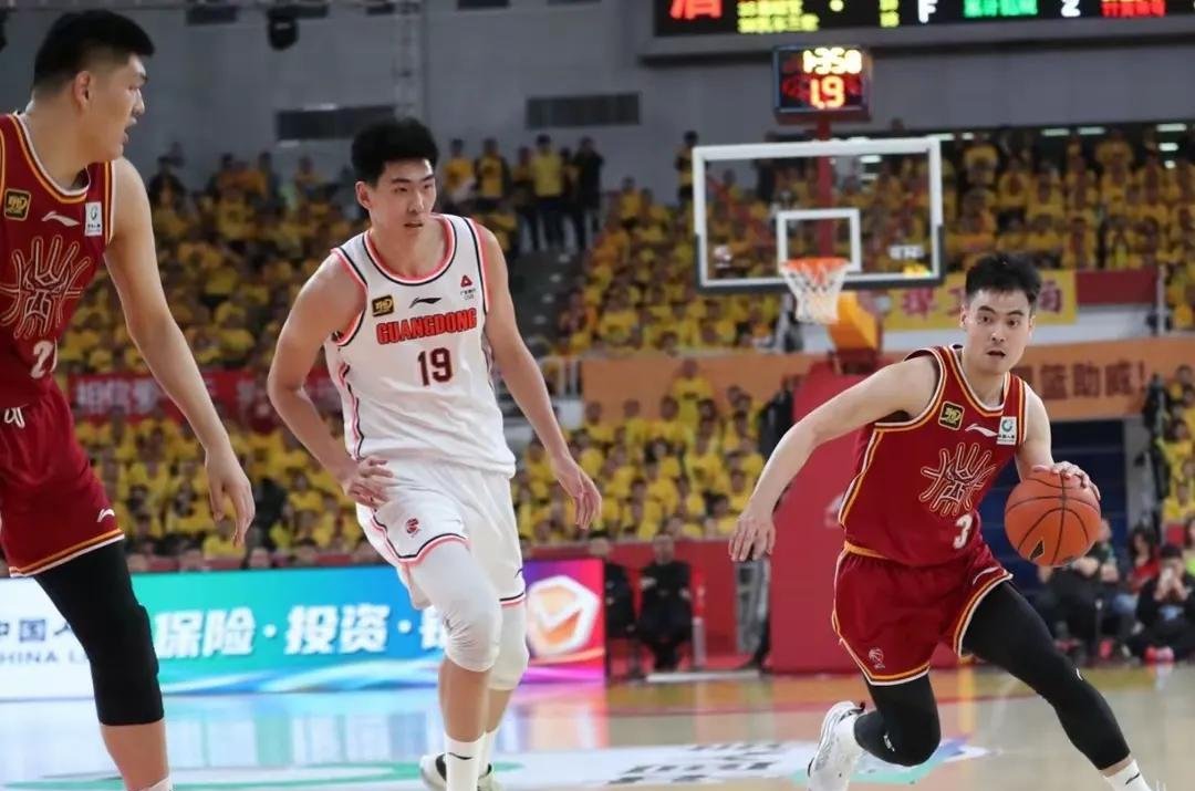 职业篮球联赛迎来激动人心的淘汰赛,局势混乱的简单介绍 职业篮球联赛迎来激动人心的淘汰赛,局势混乱的简单介绍