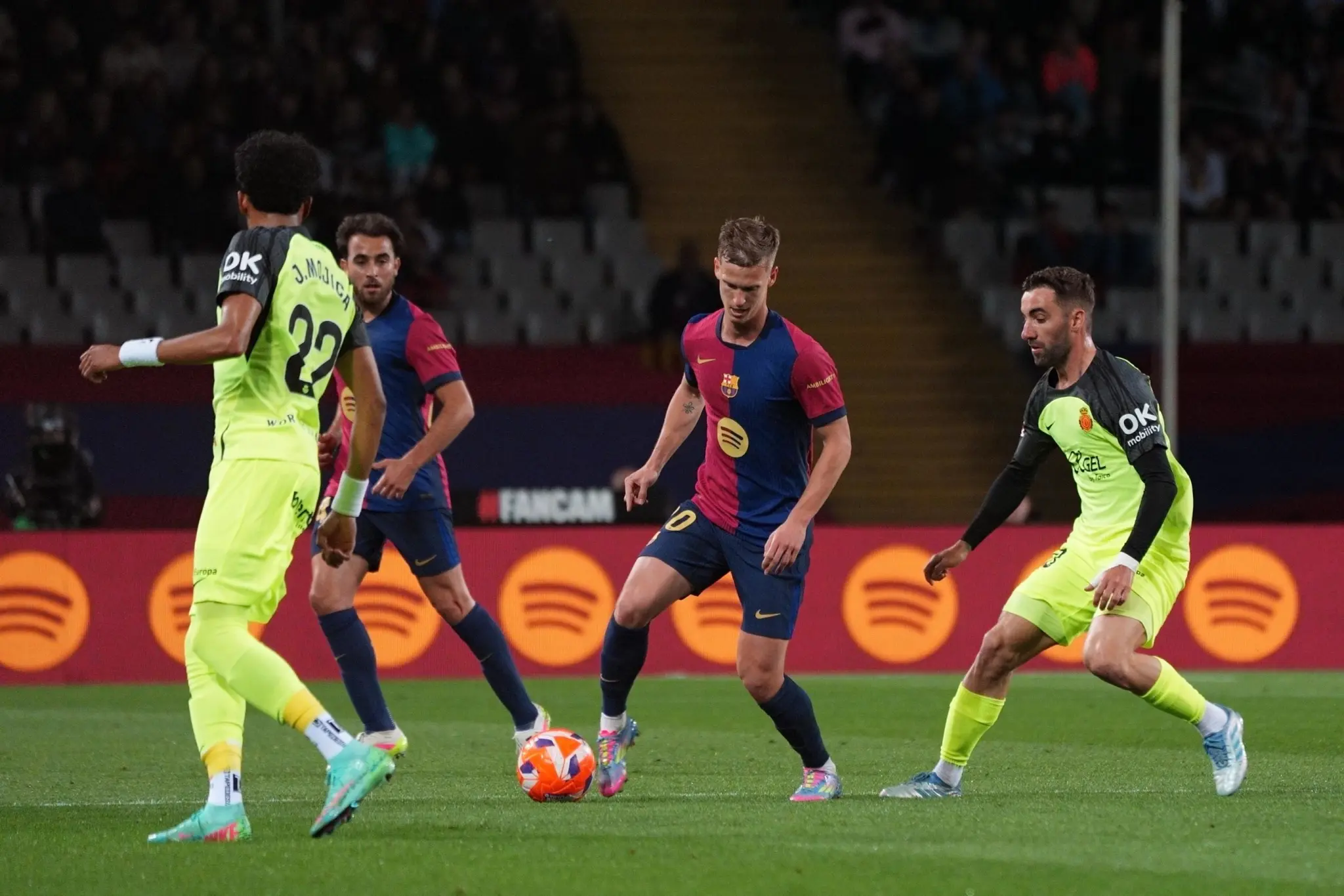 西甲豪门主场告捷,球队实力碾压对手,轻松取胜 西甲豪门主场告捷,球队实力碾压对手,轻松取胜