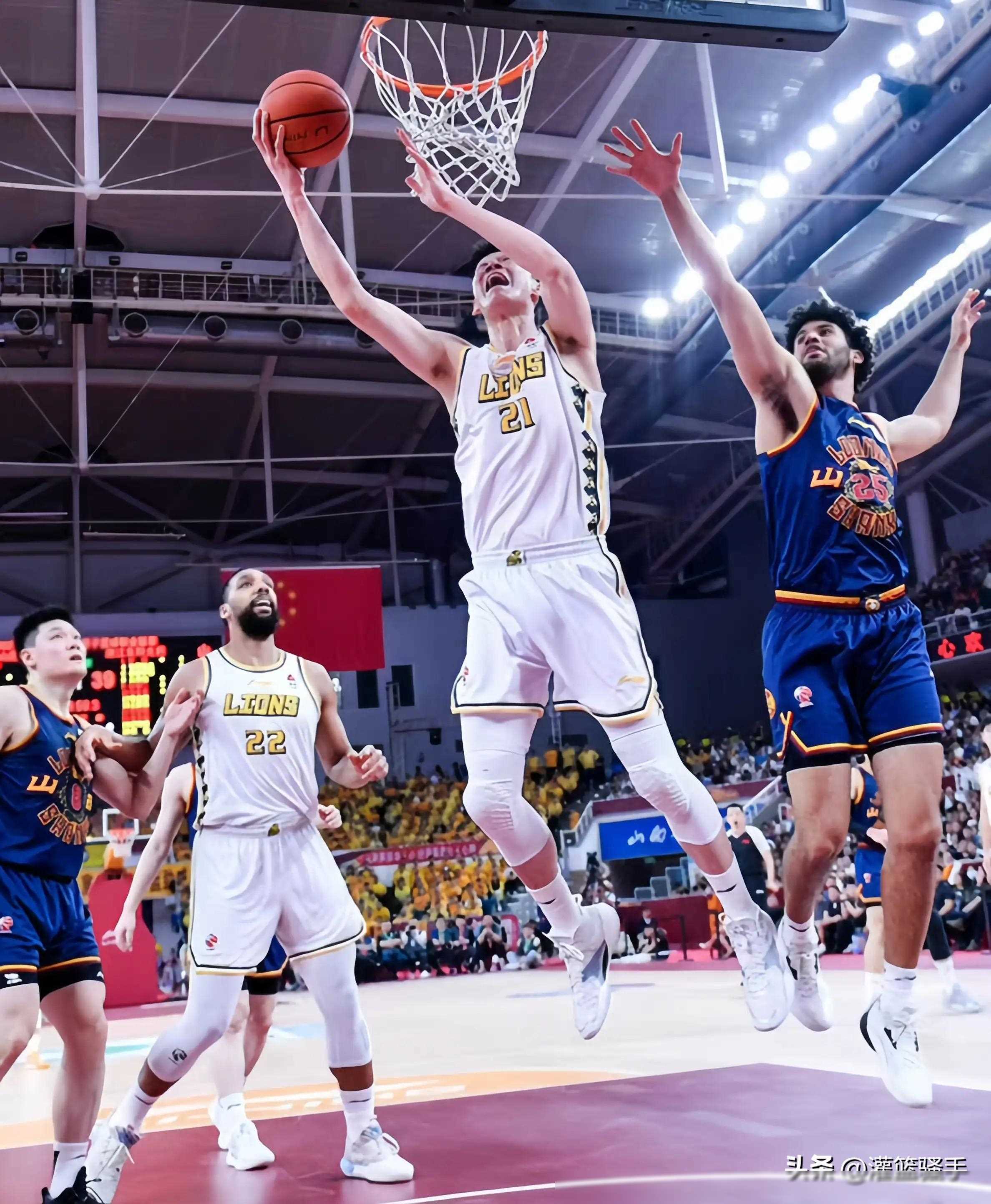 球队斗志昂扬取得令人赞叹的胜利 球队斗志昂扬取得令人赞叹的胜利