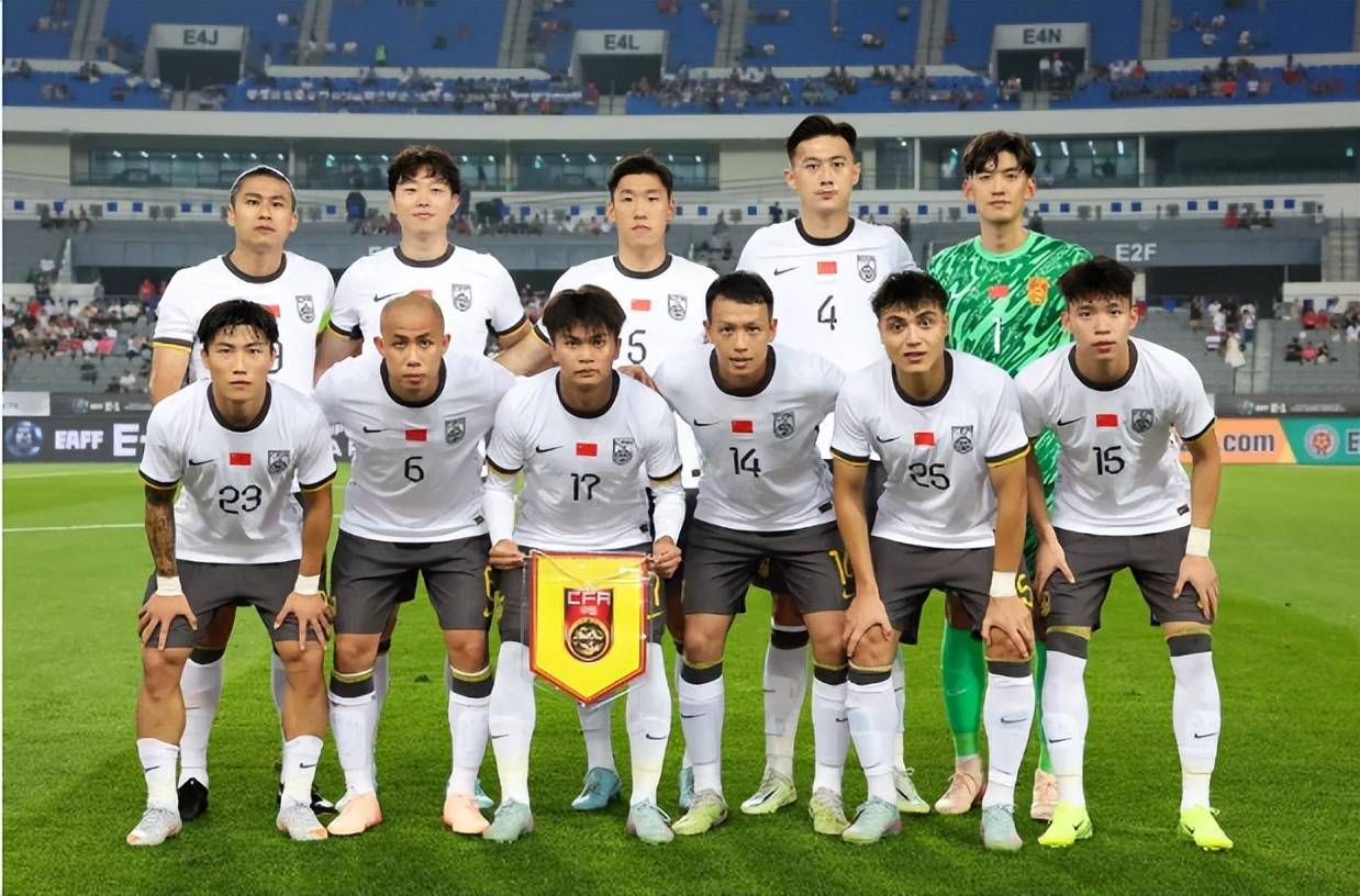 大局之外,球队球员积极参与公益活动的简单介绍 大局之外,球队球员积极参与公益活动的简单介绍