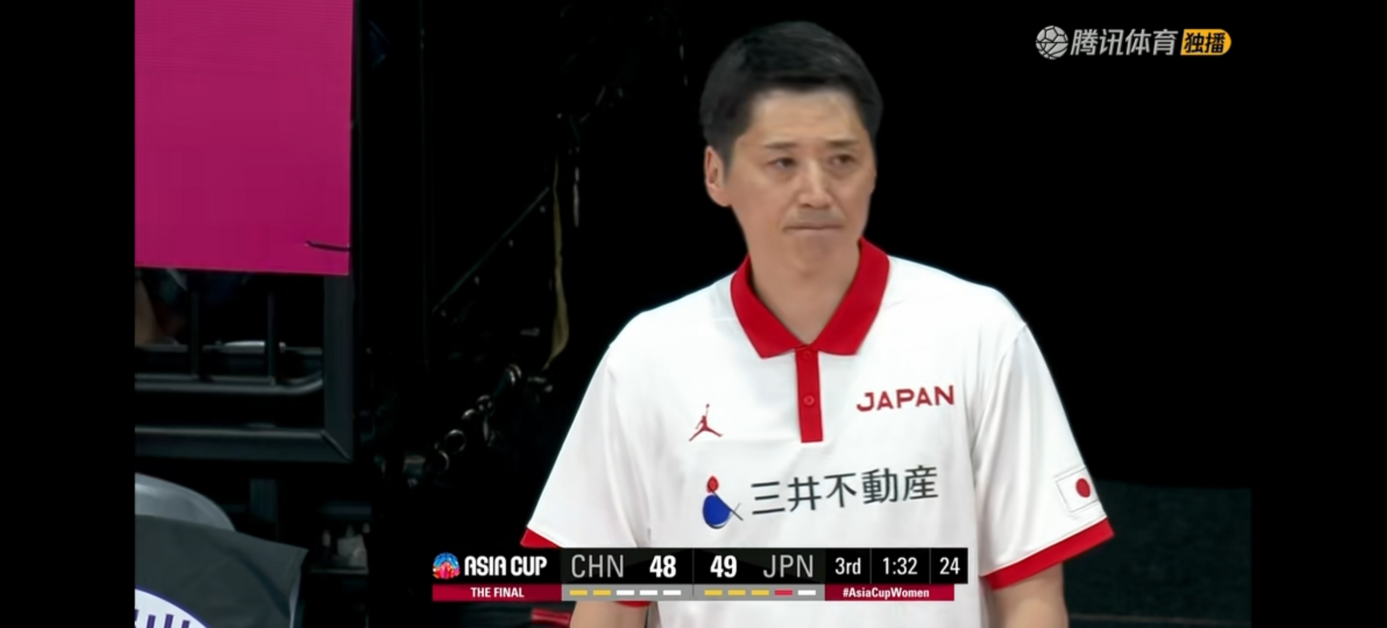 教练组合作紧密,制定成功战术获胜 教练组合作紧密,制定成功战术获胜