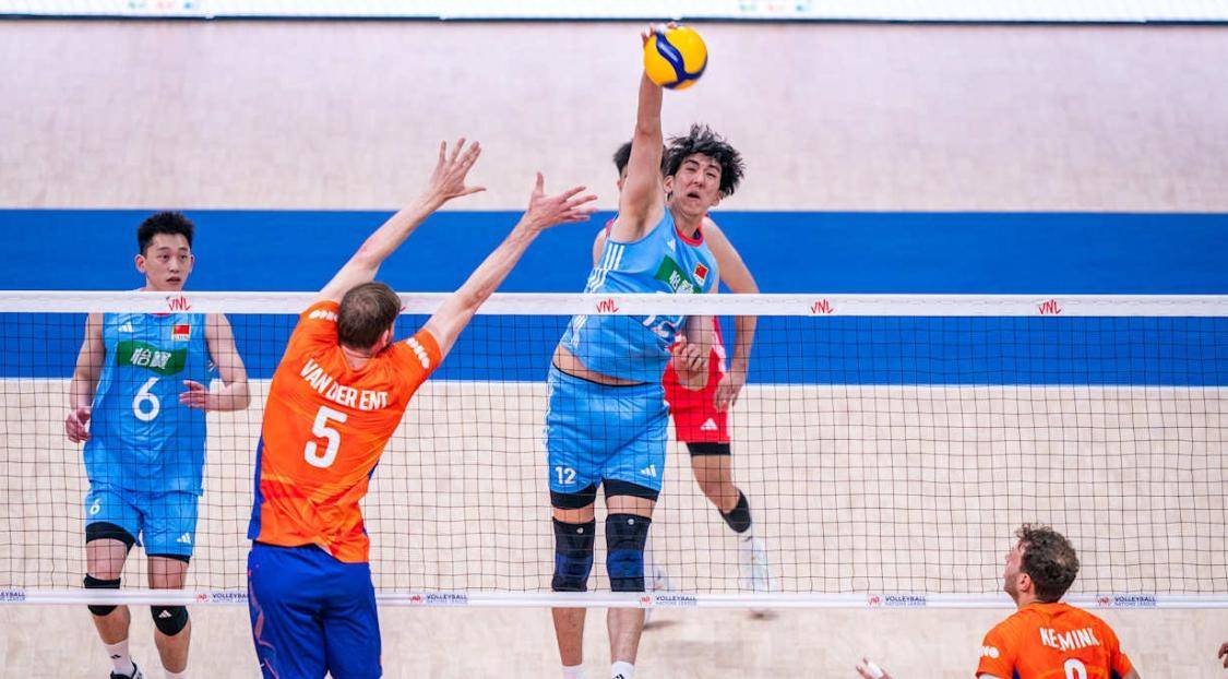 格雷米奥客场苦战取胜，防守反击策略助力胜利的简单介绍