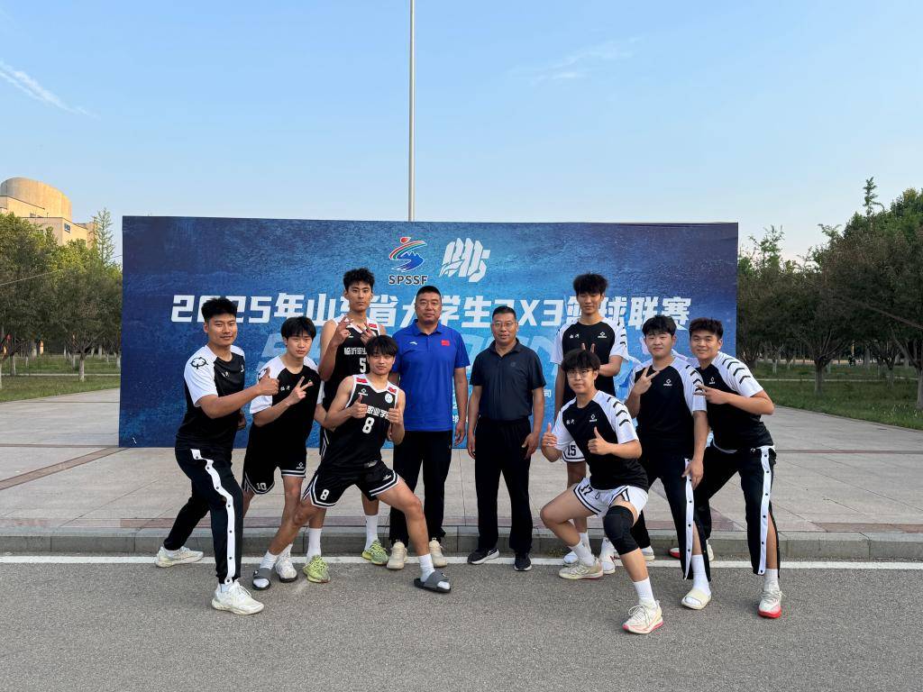 关于篮球职业赛事中一支实力强劲的球队连胜不断的信息 关于篮球职业赛事中一支实力强劲的球队连胜不断的信息