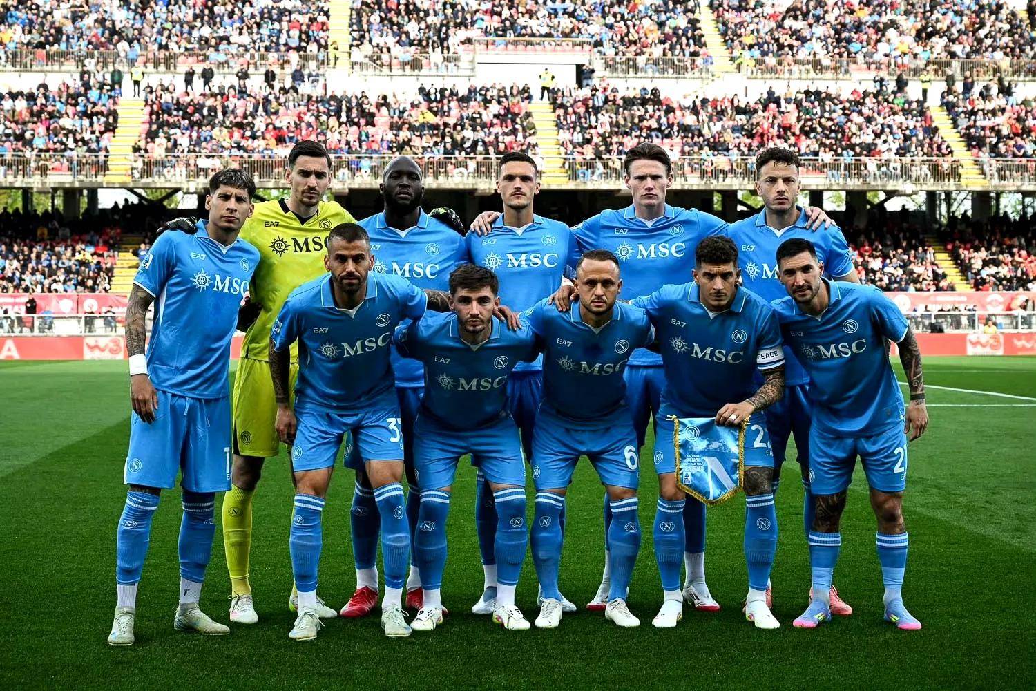 关于那不勒斯力争胜利,迎击萨索洛挑战的信息 关于那不勒斯力争胜利,迎击萨索洛挑战的信息