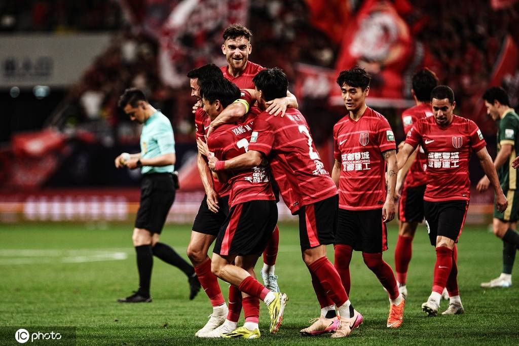 中超联赛顶尖球队集结对决,赛场风云变幻的简单介绍 中超联赛顶尖球队集结对决,赛场风云变幻的简单介绍