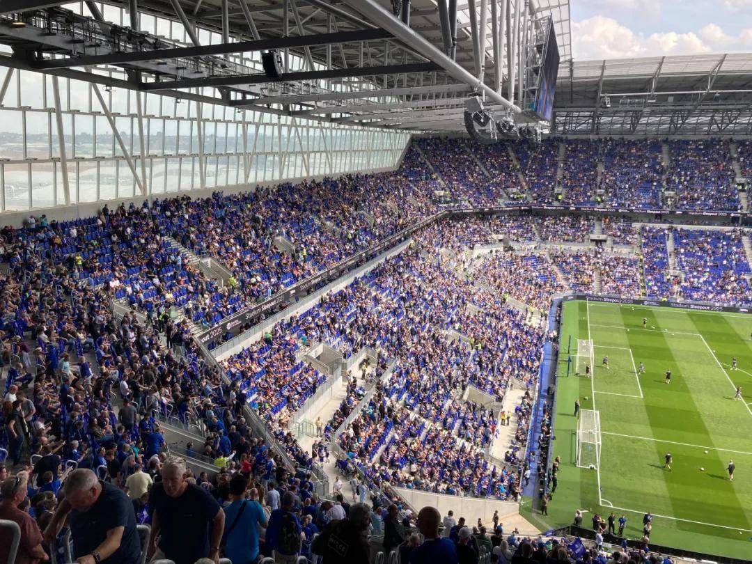 英超赛场惊现意外情况,球迷热议未解之谜 英超赛场惊现意外情况,球迷热议未解之谜