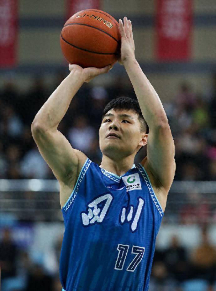 四川男篮以小分胜出,继续前进 四川男篮以小分胜出,继续前进