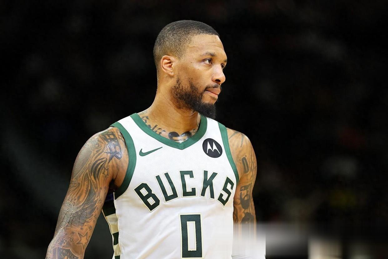 雄鹿惨遭爵士逆转连败 雄鹿惨遭爵士逆转连败