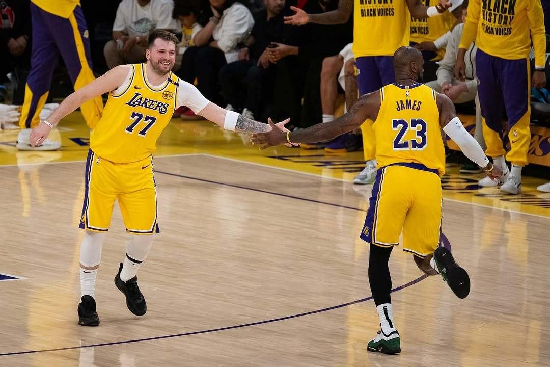 湖人客场胜爵士,终结连败 湖人客场胜爵士,终结连败