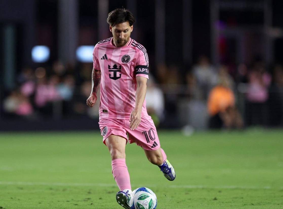 曼城逆转秘鲁,梅西惊艳世界 曼城逆转秘鲁,梅西惊艳世界