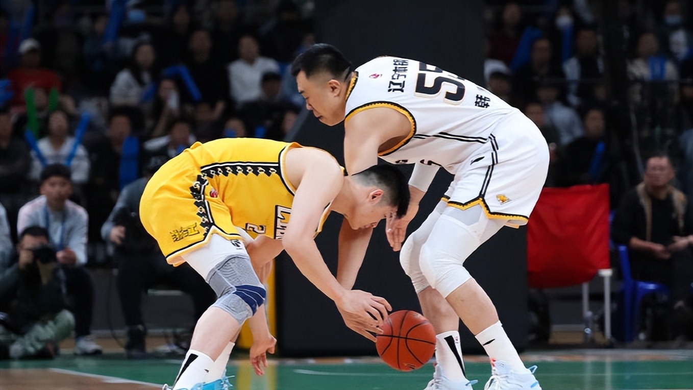 辽宁队横扫爵士,易建联带队取胜 辽宁队横扫爵士,易建联带队取胜