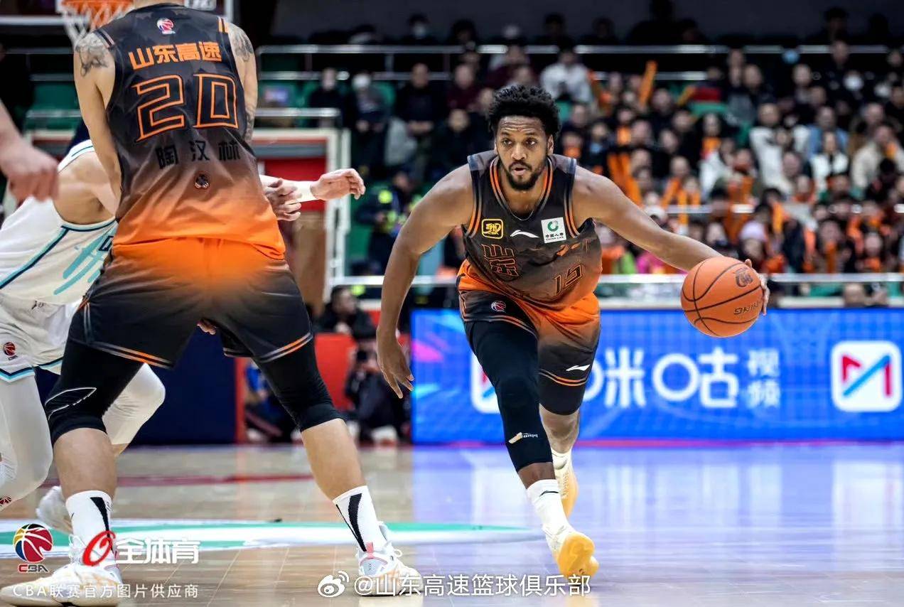 山东男篮迎战上海队,争夺季后赛资格 山东男篮迎战上海队,争夺季后赛资格