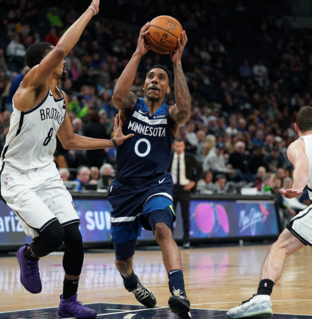 森林狼狂胜篮网，霍勒迪在欧冠决赛接管比赛